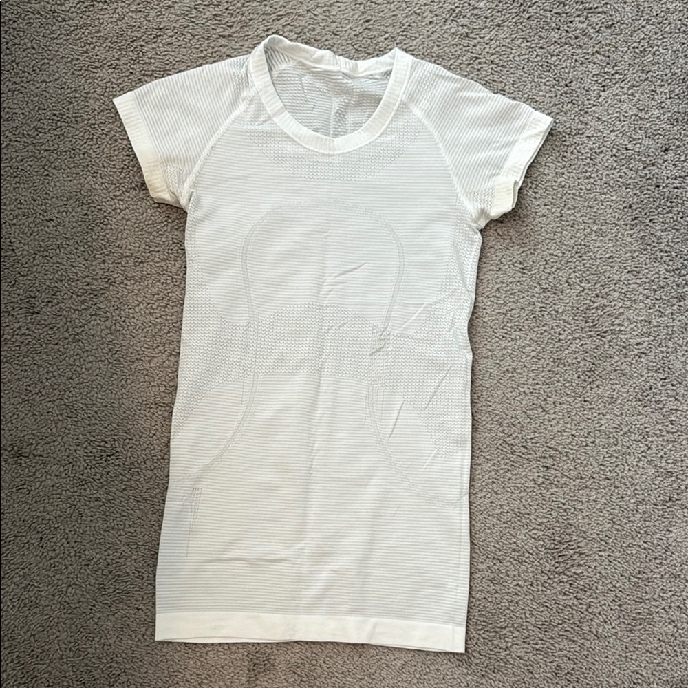 lululemon athletic, Swiftly Tech Short Sleeve White